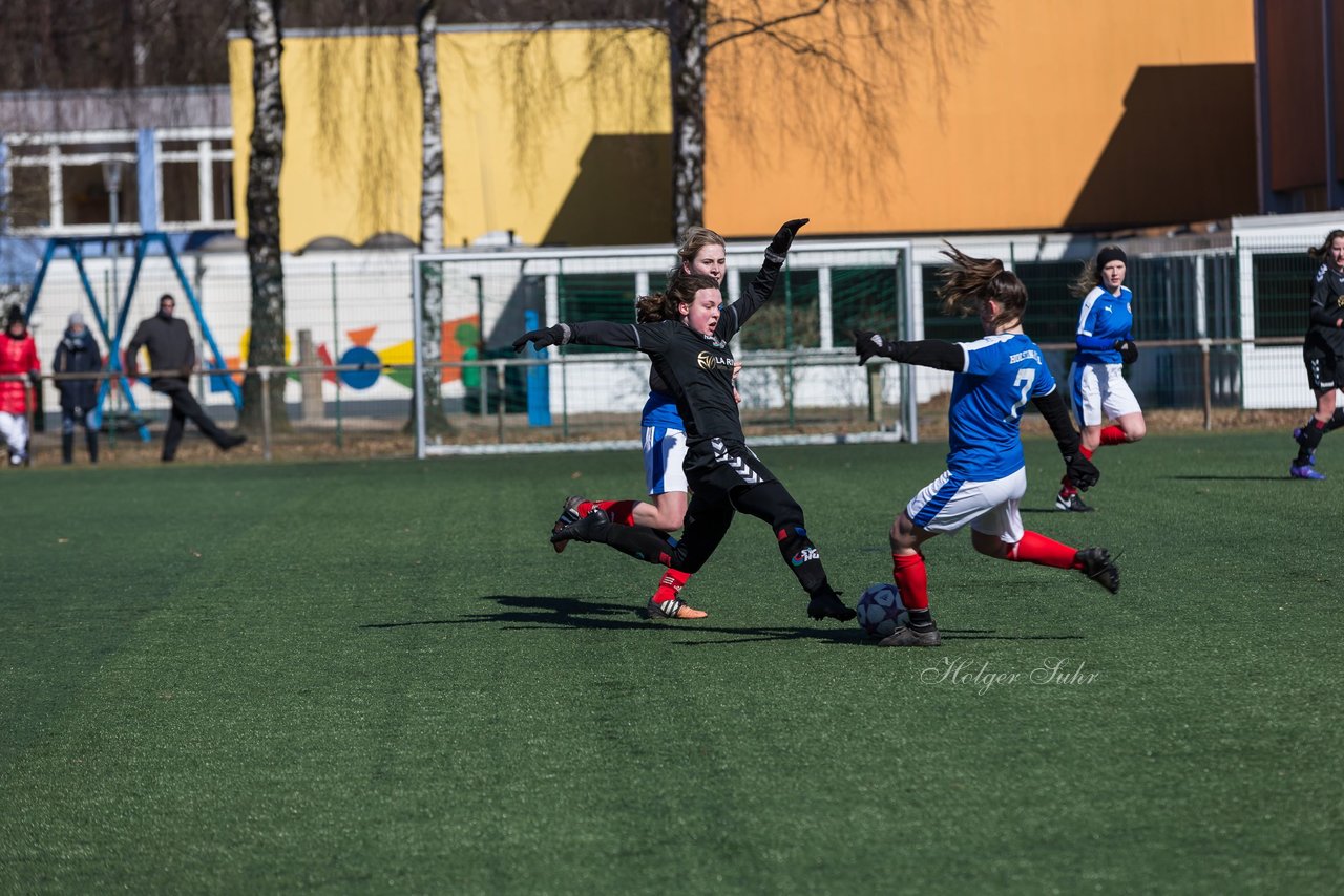 Bild 281 - B-Juniorinnen Halbfinale SVHU - Holstein Kiel : Ergebnis: 3:0